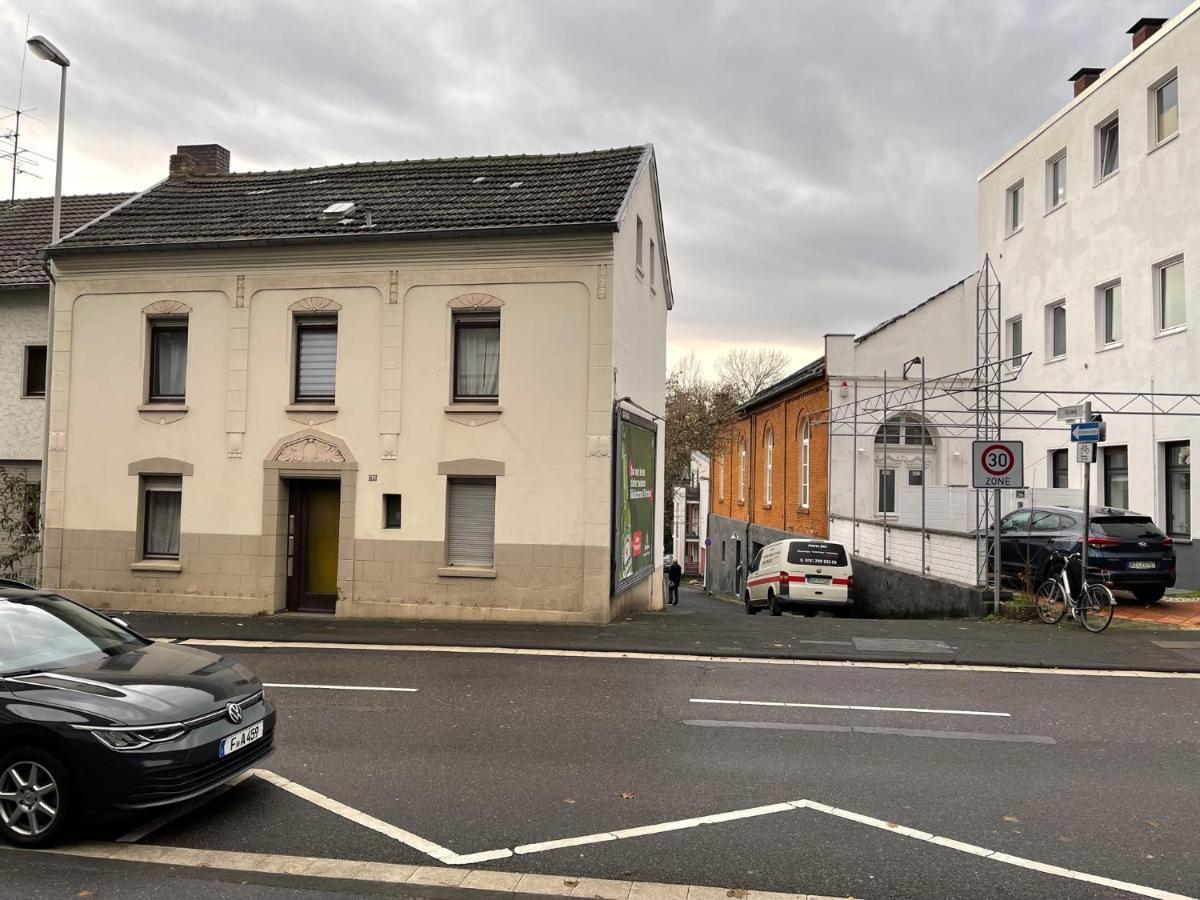 Bonn-Beuel Zentrale Ferienwohnung Mit Parkplaetzen Exterior photo